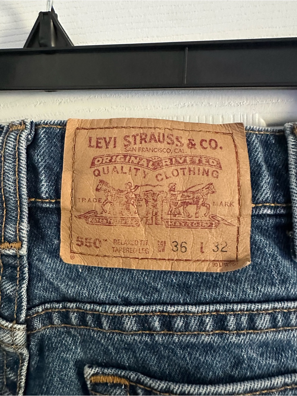 Size 36 Levi’s 550 Men’s Vintage Made In Canada Relaxed Tapered Jeans Blue - Picture 6 of 8